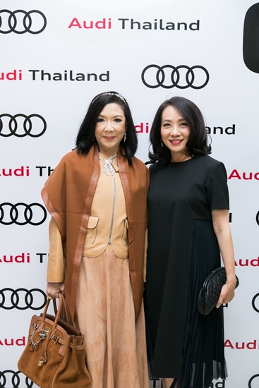 สุธัญญา บุญสูง และยุวดี จิราธิวัฒน์